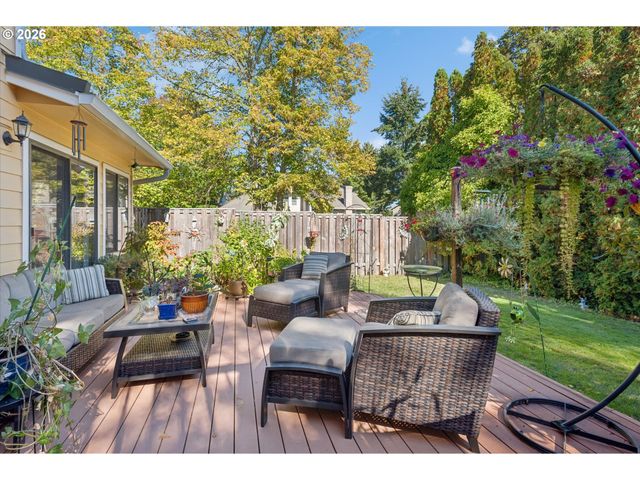 8810 Sw MAVERICK Ter, Beaverton, OR 97008