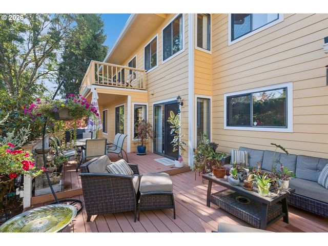 8810 Sw MAVERICK Ter, Beaverton, OR 97008