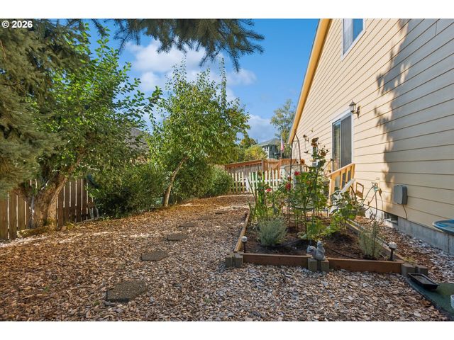 8810 Sw MAVERICK Ter, Beaverton, OR 97008
