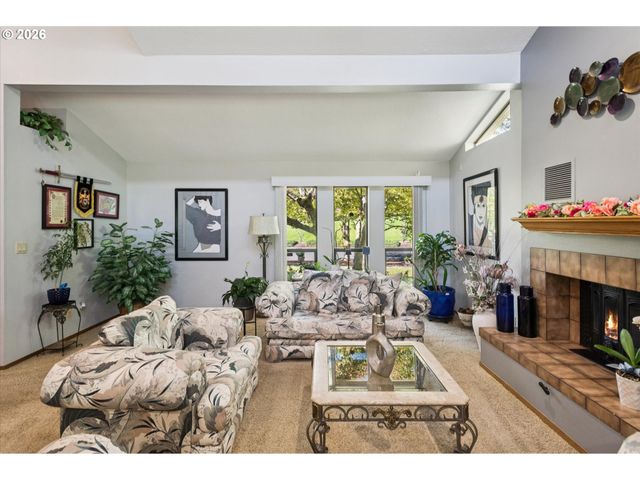 8810 Sw MAVERICK Ter, Beaverton, OR 97008