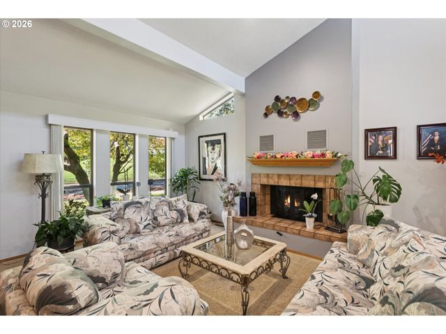 8810 Sw MAVERICK Ter, Beaverton, OR 97008