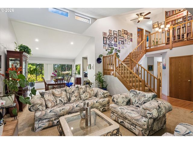 8810 Sw MAVERICK Ter, Beaverton, OR 97008