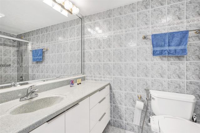 231 174th St 1611, Sunny Isles Beach, FL 33160