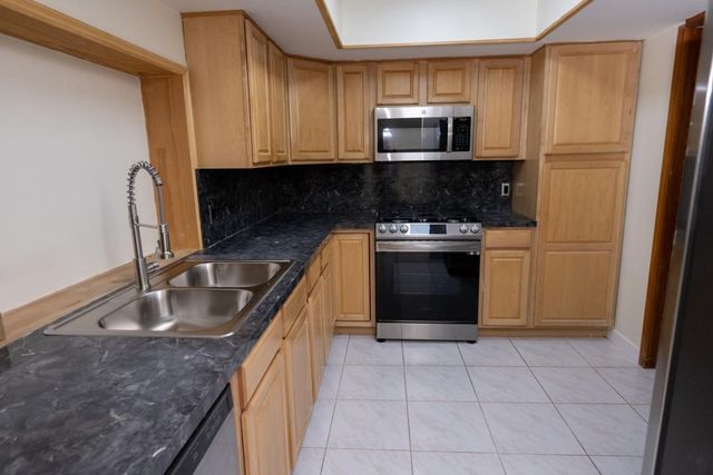 11500 NW 35th Place, Sunrise, FL 33323