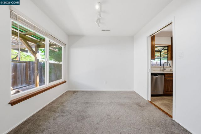 1930 Sunshine Dr, Concord, CA 94520