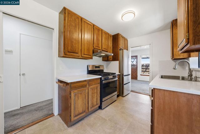 1930 Sunshine Dr, Concord, CA 94520