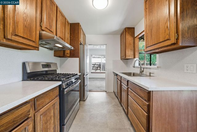 1930 Sunshine Dr, Concord, CA 94520