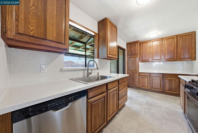 1930 Sunshine Dr, Concord, CA 94520