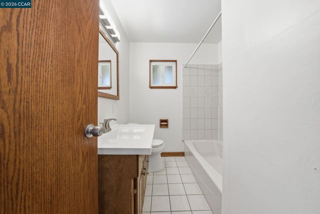 1930 Sunshine Dr, Concord, CA 94520