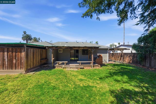 1930 Sunshine Dr, Concord, CA 94520