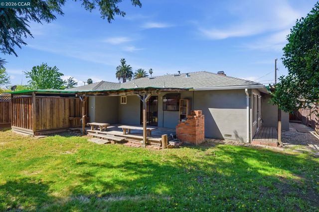1930 Sunshine Dr, Concord, CA 94520