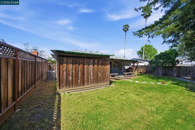 1930 Sunshine Dr, Concord, CA 94520