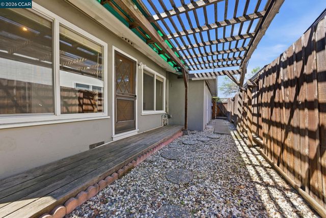 1930 Sunshine Dr, Concord, CA 94520