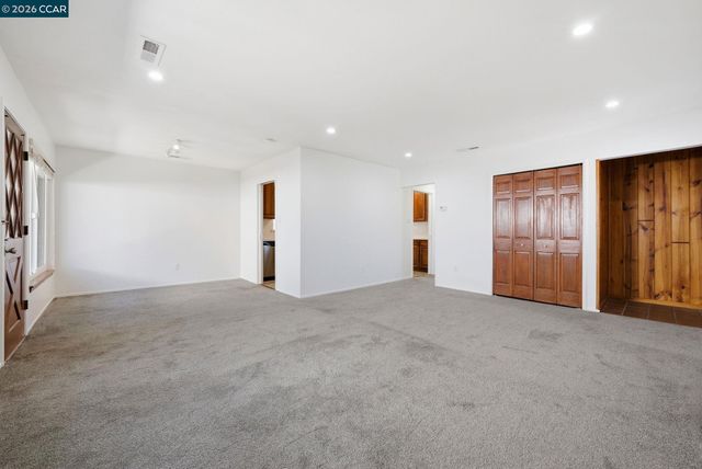 1930 Sunshine Dr, Concord, CA 94520