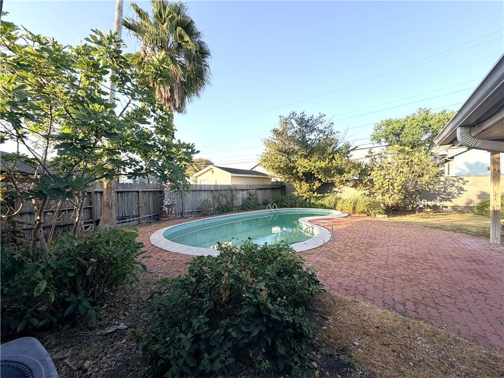 4117 Harry St, Corpus Christi, TX 78411 — photo 3