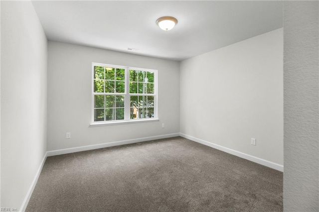 121 Parkway DR B, Newport News, VA 23606