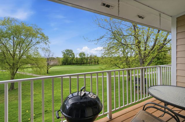 63 Tyler Court B, Streamwood, IL 60107