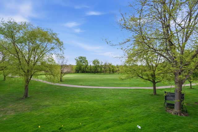 63 Tyler Court B, Streamwood, IL 60107
