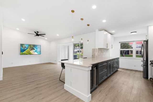 2737 Zorno Way, Delray Beach, FL 33445