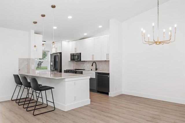 2737 Zorno Way, Delray Beach, FL 33445