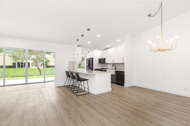 2737 Zorno Way, Delray Beach, FL 33445