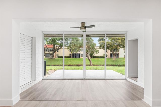 2737 Zorno Way, Delray Beach, FL 33445