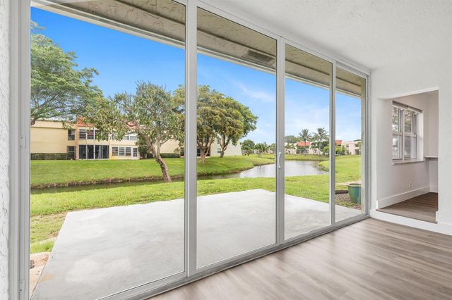 2737 Zorno Way, Delray Beach, FL 33445