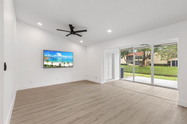 2737 Zorno Way, Delray Beach, FL 33445