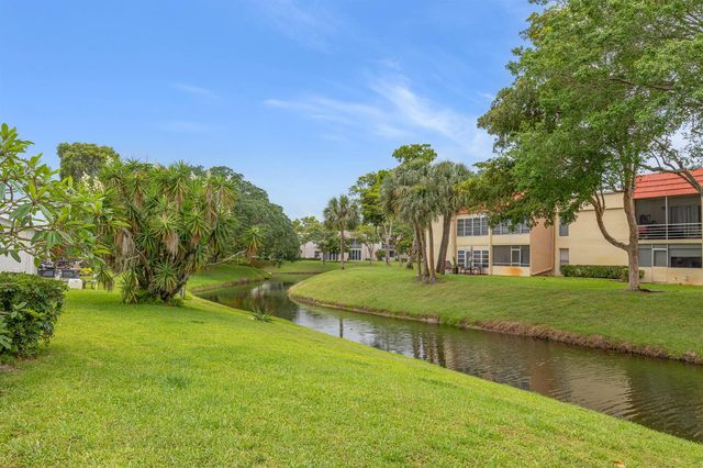 2737 Zorno Way, Delray Beach, FL 33445