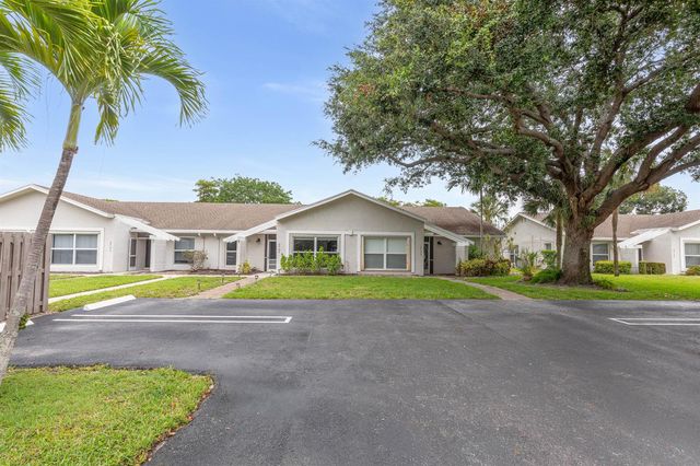 2737 Zorno Way, Delray Beach, FL 33445