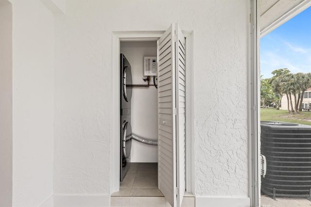 2737 Zorno Way, Delray Beach, FL 33445