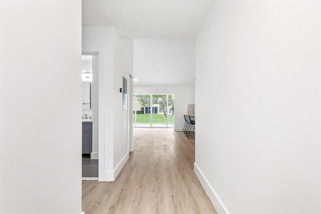 2737 Zorno Way, Delray Beach, FL 33445