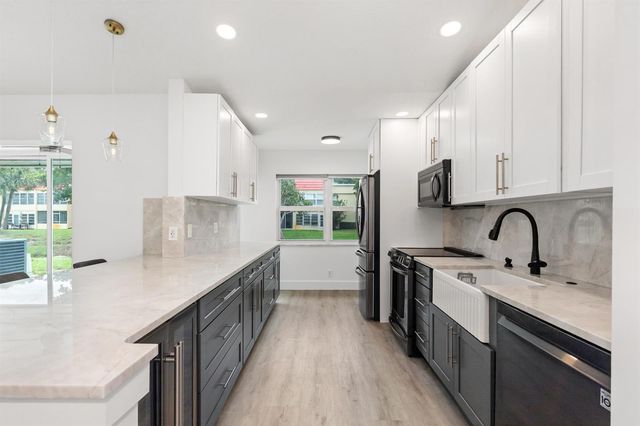 2737 Zorno Way, Delray Beach, FL 33445