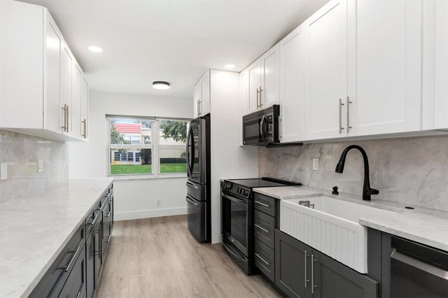 2737 Zorno Way, Delray Beach, FL 33445