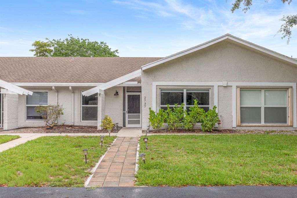 2737 Zorno Way, Delray Beach, FL 33445