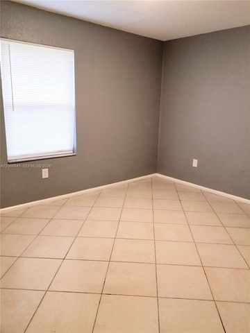 2761 NW 6th St 2761, Pompano Beach, FL 33069