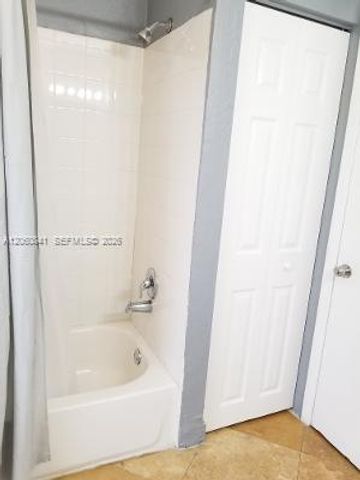 2761 NW 6th St 2761, Pompano Beach, FL 33069