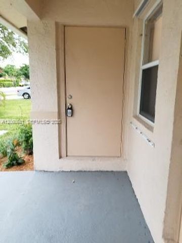 2761 NW 6th St 2761, Pompano Beach, FL 33069