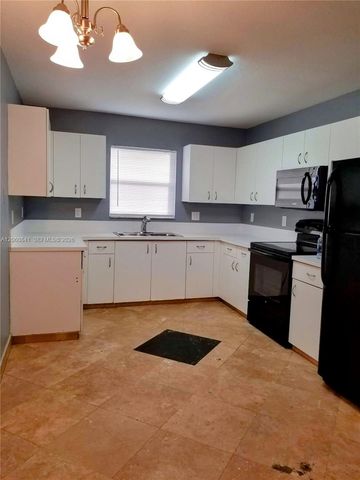 2761 NW 6th St 2761, Pompano Beach, FL 33069