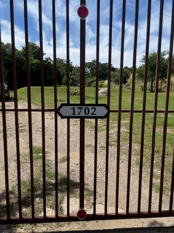 1702 Seale Street, Dallas, TX 75208