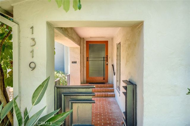 1319 Rossmoyne, Glendale, CA 91207