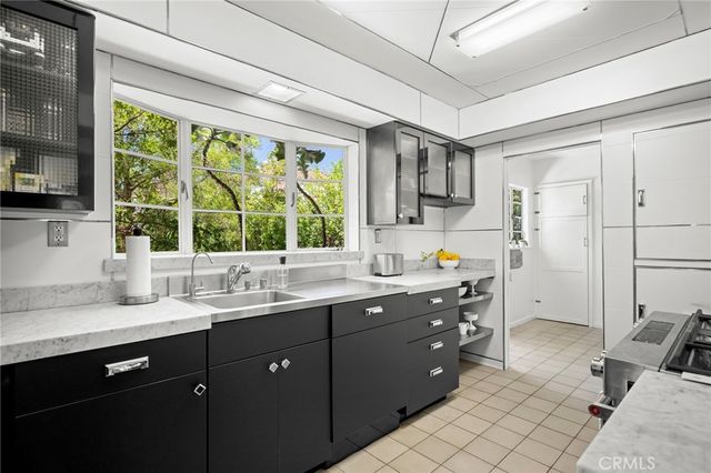 1319 Rossmoyne, Glendale, CA 91207