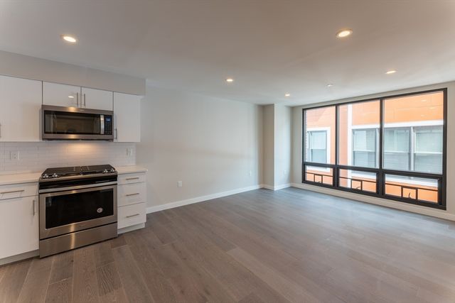 244 Hanover St 530, Boston, MA 02113