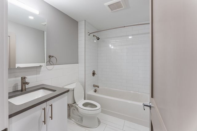 244 Hanover St 530, Boston, MA 02113