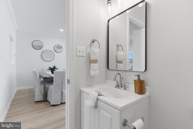 21946 THOMPSON SQ, Sterling, VA 20166