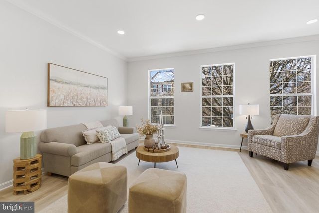 21946 THOMPSON SQ, Sterling, VA 20166