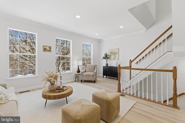 21946 THOMPSON SQ, Sterling, VA 20166