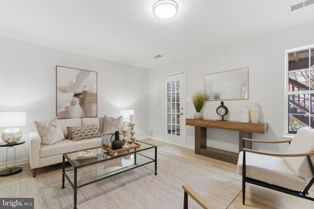 21946 THOMPSON SQ, Sterling, VA 20166