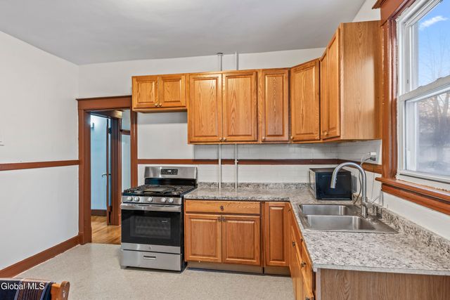 50 Southern Boulevard, Albany, NY 12209