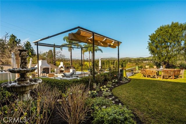 9821 Brentwood Drive, Tustin, CA 92705